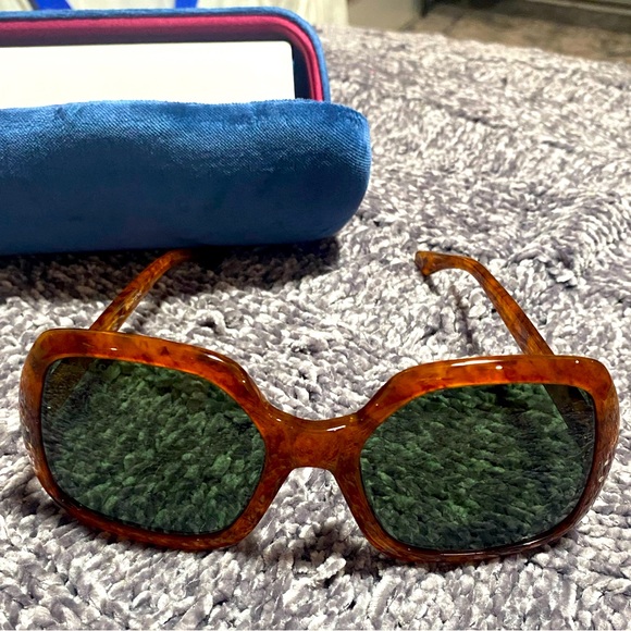 Gucci Honey Havana 
GG0625S Oversized Square Sunglasses - Picture 4 of 13